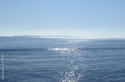 horizonte en el azul del mar mediterraneo