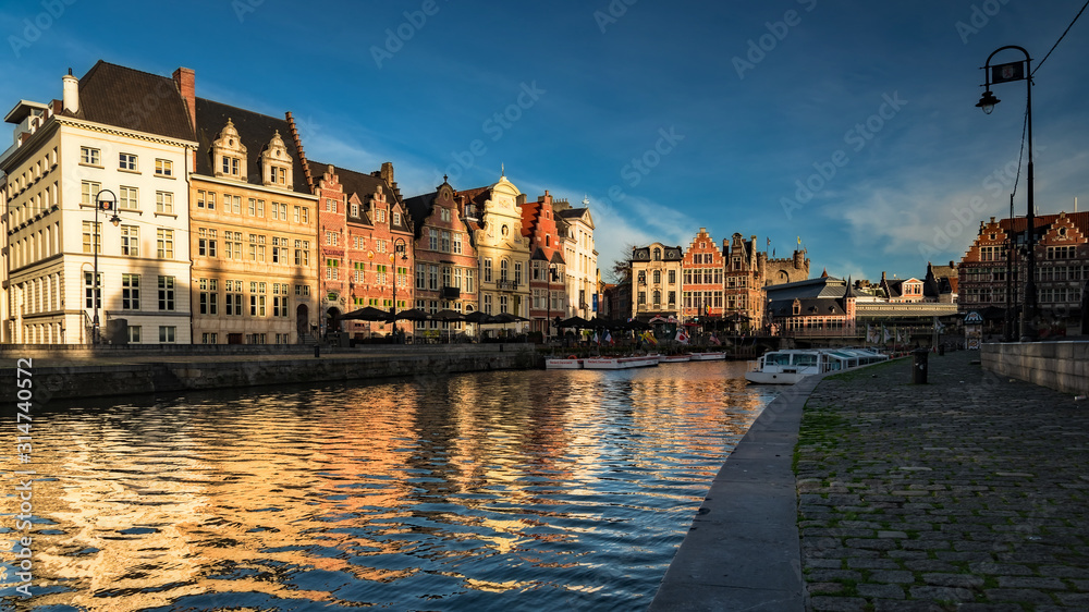 Naklejka premium Belgium - Morning on the Canal - Ghent