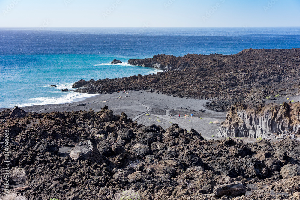 La Palma: der schwarze, vulkanische Strand von Fuencaliente im Süden der Insel
