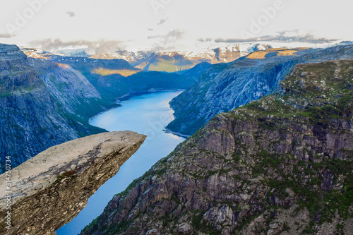 The Tolltunga without people. Norway.