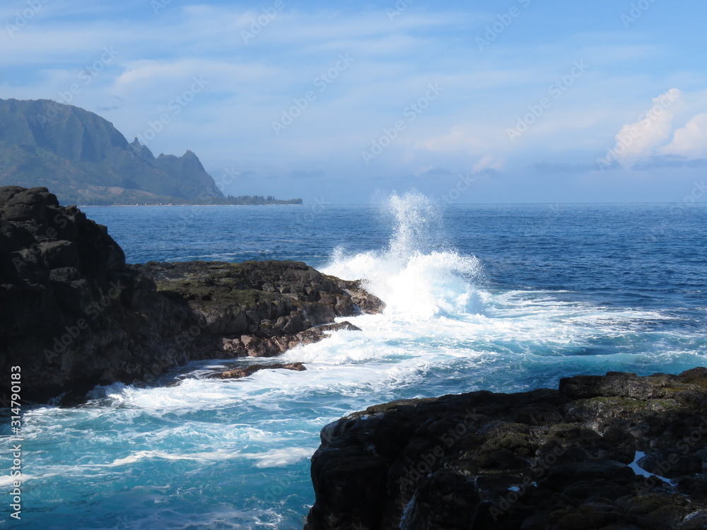 Obraz premium sea, ocean, coast, beach, water, waves, landscape, rock, rocks, coastline, blue, wave, nature, sky, cliff, california, surf, shore, clouds, cliffs, island, sand, summer, seascape, travel