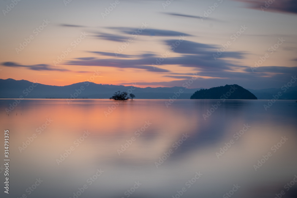 夕暮れのびわ湖