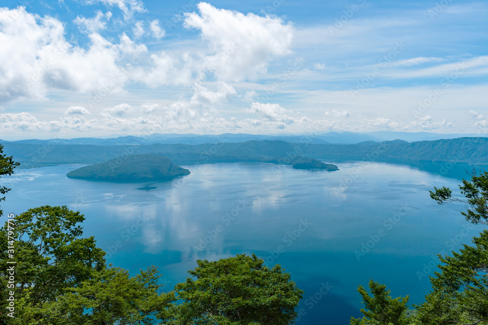 【青森県十和田湖】御鼻部山から眺める十和田湖の夏