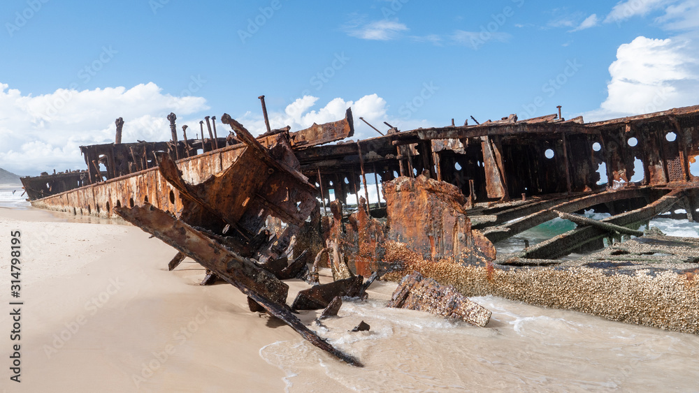 Details of the SS Maheno Ship Wreck on Fraser Island