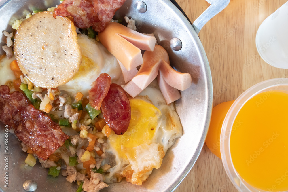 Indochina Pan-Fried Egg with Toppings (pork, sausage, Vietnamese ...