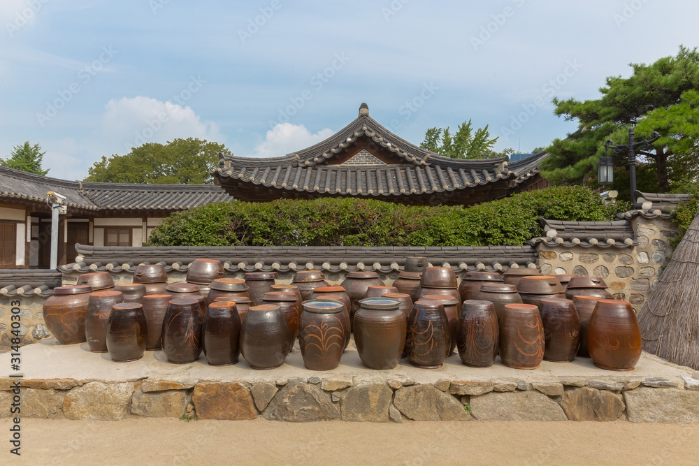 Foto de Korea Old House at Namsangol Hanok Village in Seoul South Korea ...