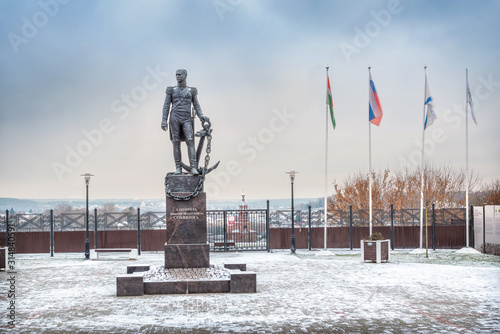 Адмиран Сенявин Monument to Admiral Senyavin photo