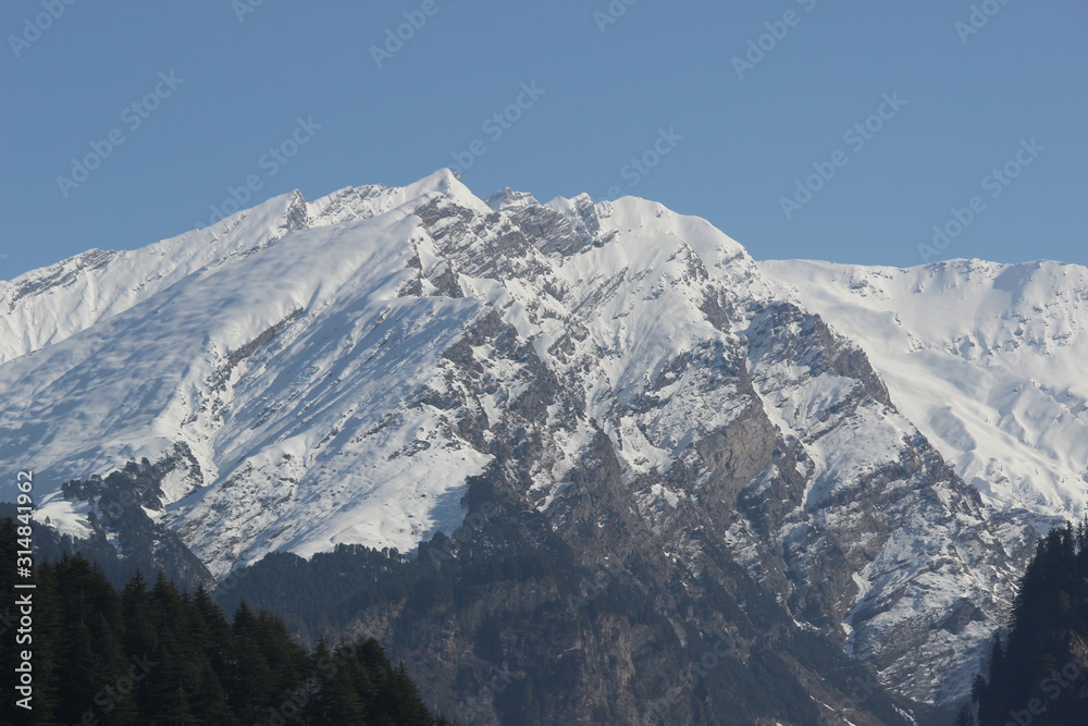 mountains with snow in himalayas mountains with snow in himalayas