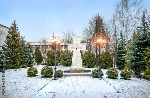Крест в Пафнутьевом монастыре Cross next to the Elias Church in Pafnutiev Monastery