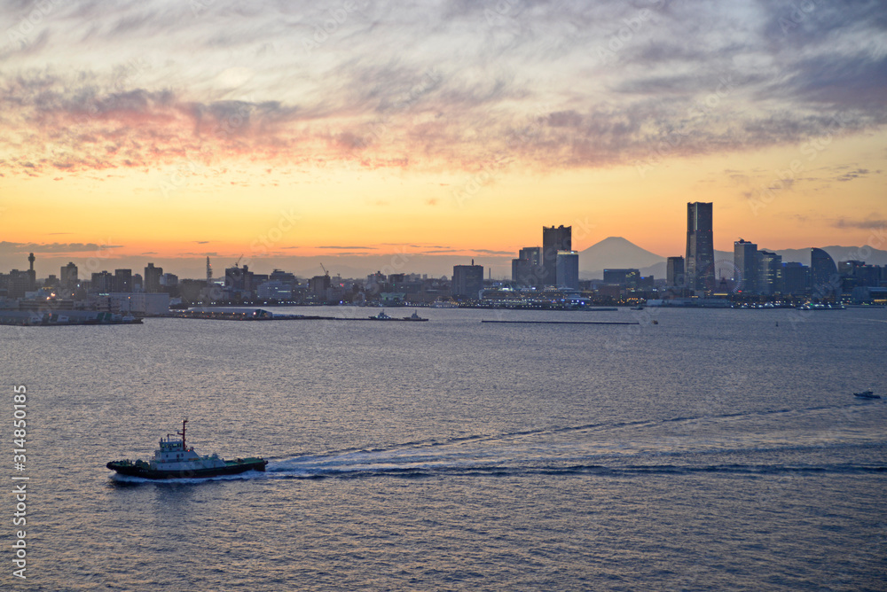 横浜港から見た夕焼け