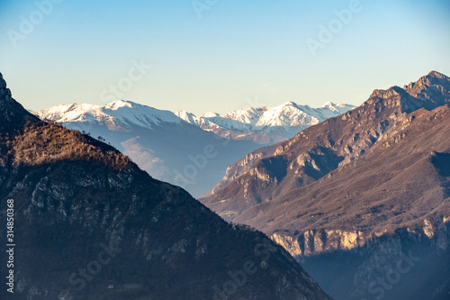 Fototapeta Naklejka Na Ścianę i Meble -  Panorama dal Monte Barro, Galbiate, Lombardia