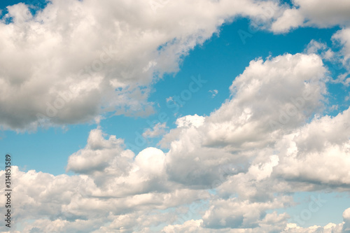 Fototapeta Naklejka Na Ścianę i Meble -  light blue sky and clouds on a summer day