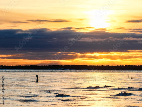 image of the White Sea coast in winter