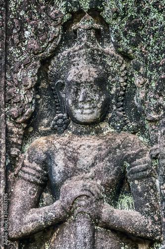 angkor monument statue