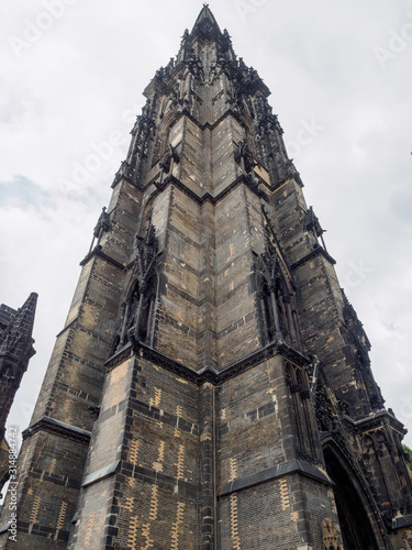 Obraz na płótnie The Gothic Revival Church of St. Nicholas (St.-Nikolai-Kirche) in Hamburg, Germany w salonie