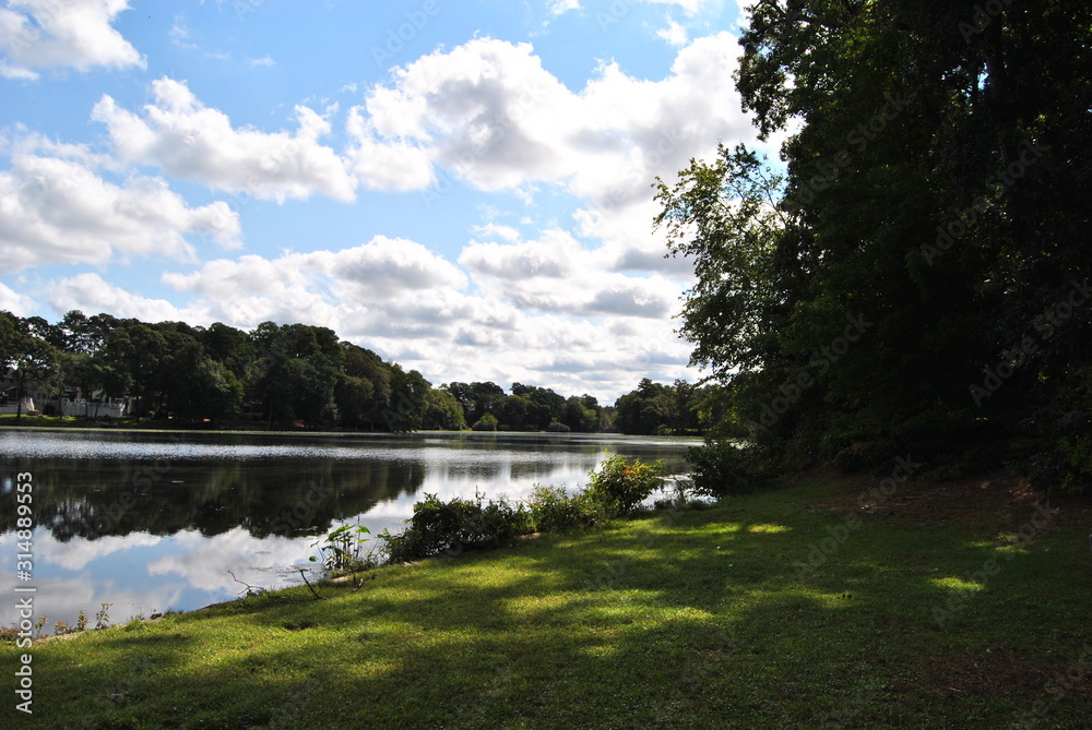Fototapeta premium clouds over lake 
