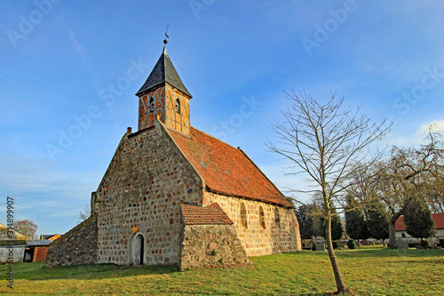 Gotische Dorfkirche in Milow (13. Jh., Mecklenburg-Vorpommern)