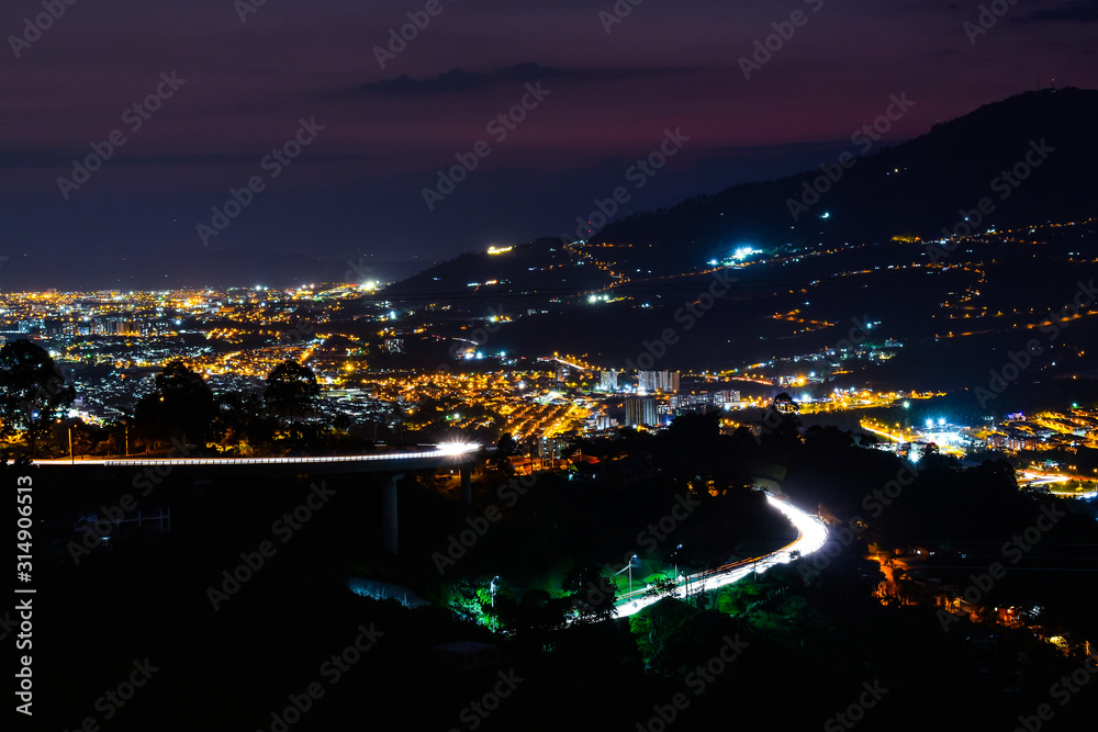 Fototapeta premium ciudad luces de noche 