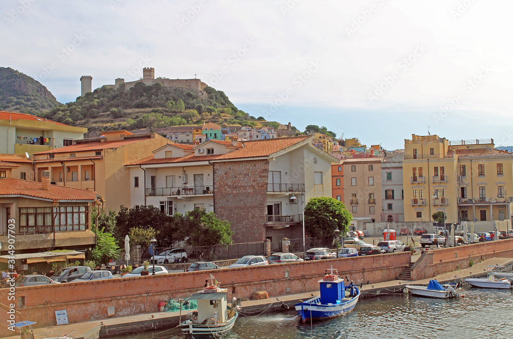 Bosa die bunte Stadt am Fluß Temo, Sardinien