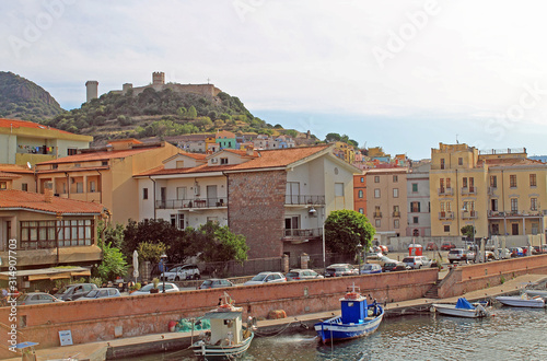 Fototapeta Naklejka Na Ścianę i Meble -  Bosa die bunte Stadt am Fluß Temo, Sardinien