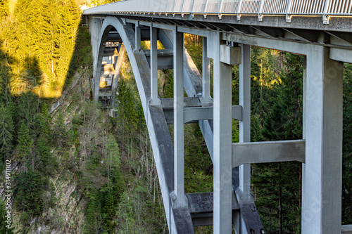 Blick auf die Echelsbacher Brücke über der Ammerschlucht photo