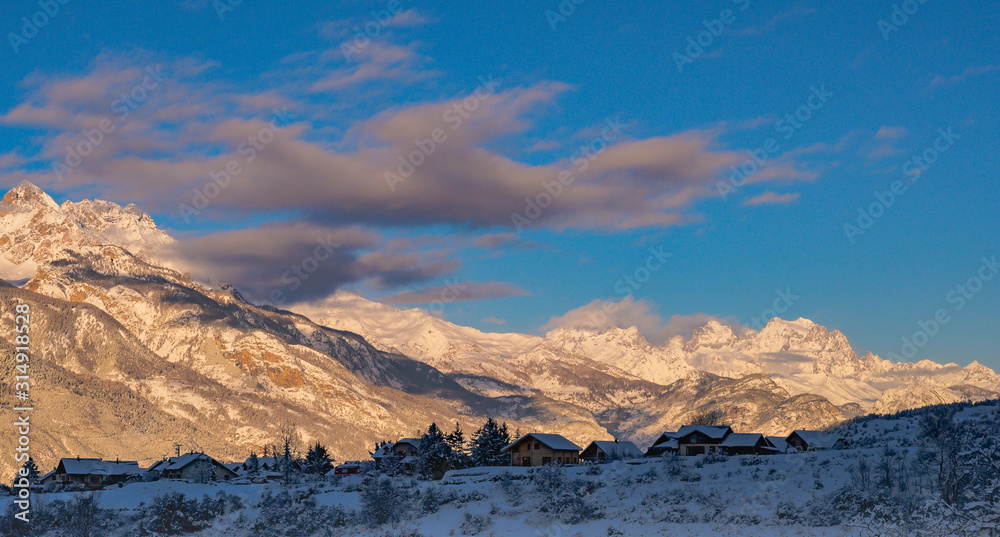 Paysage hivernal Hautes-Alpes Queyras France