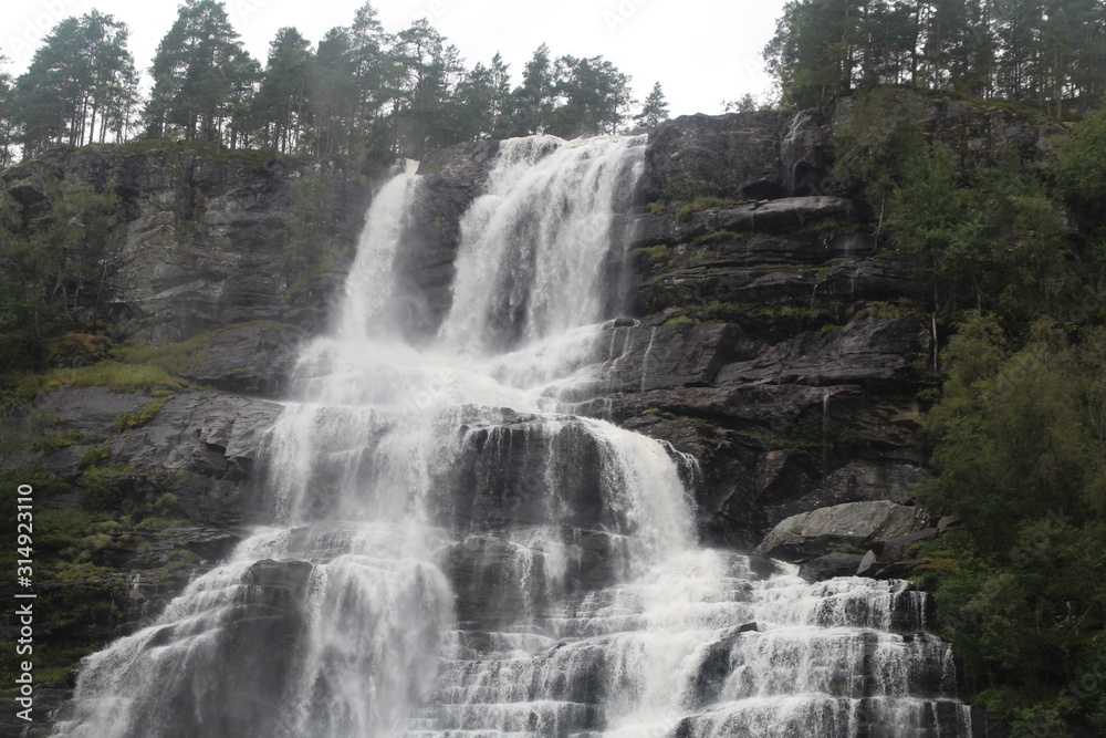 Fototapeta premium Wasserfall Norwegen