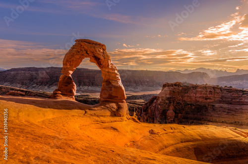 Canvastavla Delicate Arch at Sunset, Arches National Park, Moab, Utah
