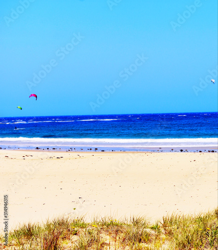 white sand and blue water = beach