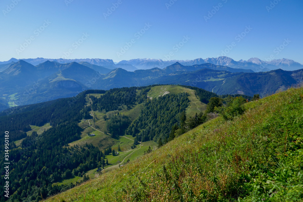 Österreichische Berge im Salzburger Land im Sommer