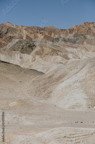 Paysage pittoresque de la death Valley  © lorabarra