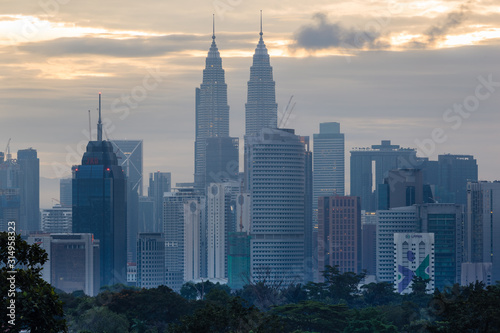 Photography kuala lumpur city skyline during sunrise