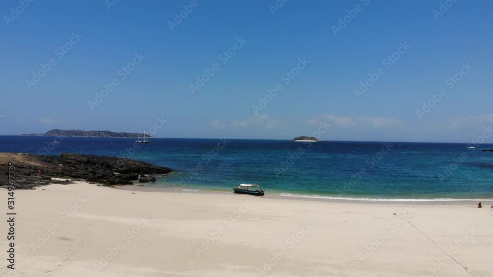 Panama in February drone shoots Contadora Island beautiful shoots of this island lost in the middle of the sea.
empty island, paradise, no tourists