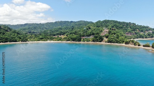 Vista aerea de la playa Punta Leona, Costa Rica © ErlenJose