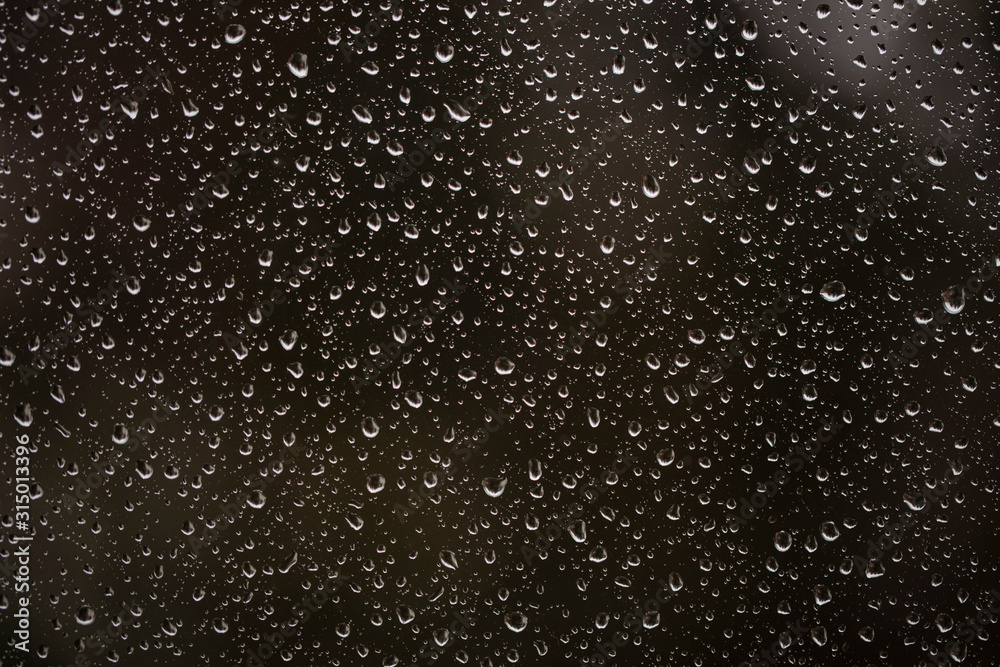 Obraz premium rain drops on the window