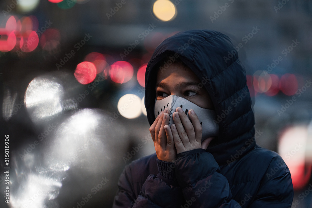 Polluted Air in the City. Wearing protective Mask - obrazy, fototapety, plakaty 