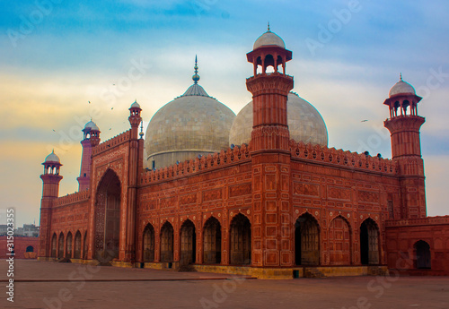 Badshahi Mosque in Lahore photo