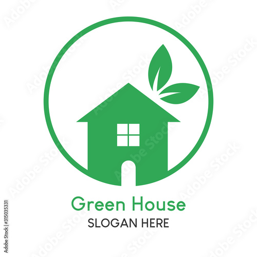 Logo écologique de la maison verte. Immobilier, Naturel