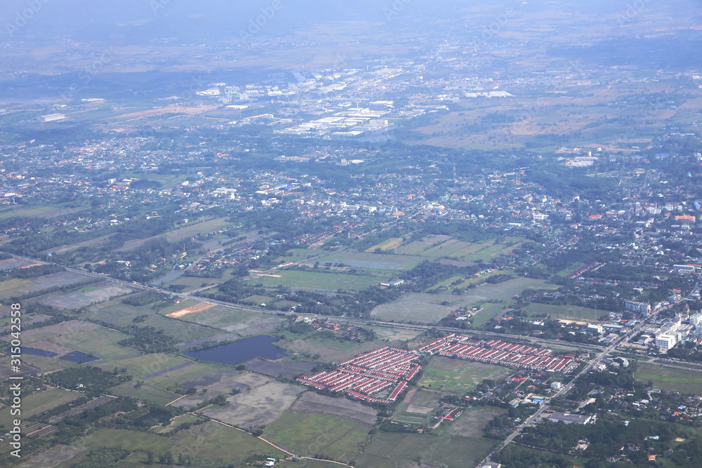 Obraz premium タイ、チェンマイの街並み、空からの景色