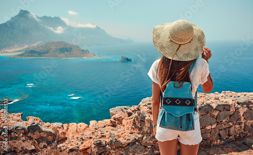 Obraz na plátne Tourism, travel, vacation on the rocky sea.