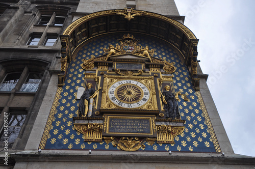 conciergerie clock in Paris