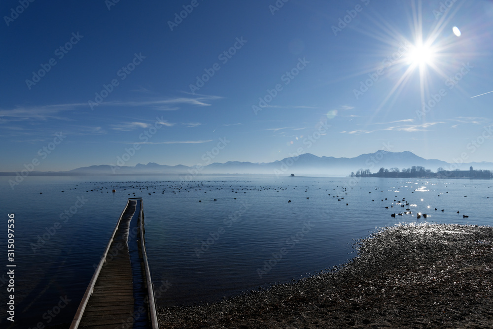Fototapeta premium Impression vom Chiemsee im Herbst