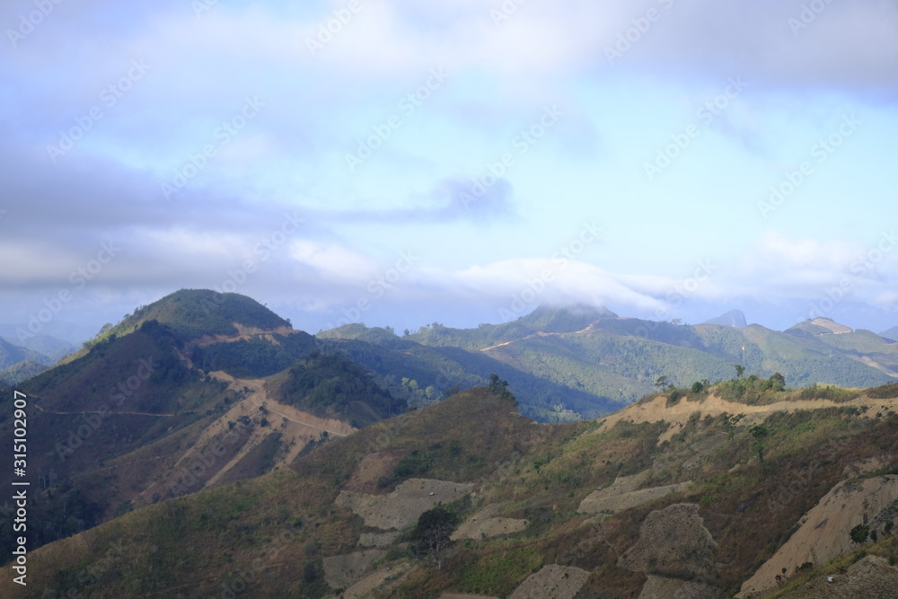 Fototapeta premium view of mountains