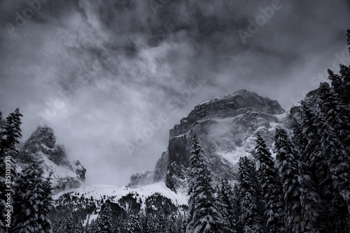 Daolomiti Italia, vista del Sass Pordoi 