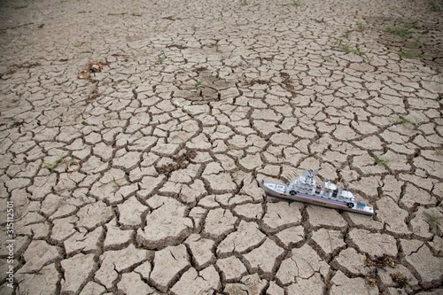 Unnavigable ship by Global Warming photo