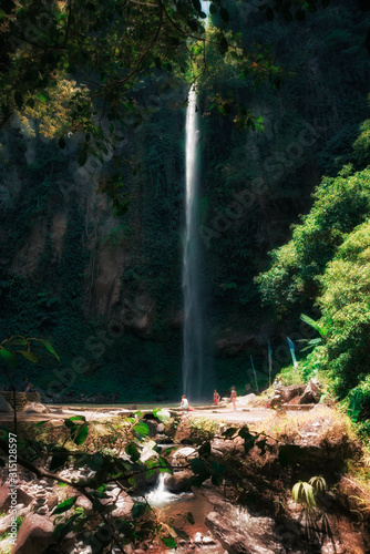 Katibawasan Falls en la isla de Camiguin, Filipinas. photo