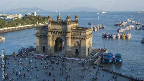 India, Mumbai, Maharashtra, The Gateway of India, monument commemorating the landing of King George V and Queen Mary in 1911 - time lapse