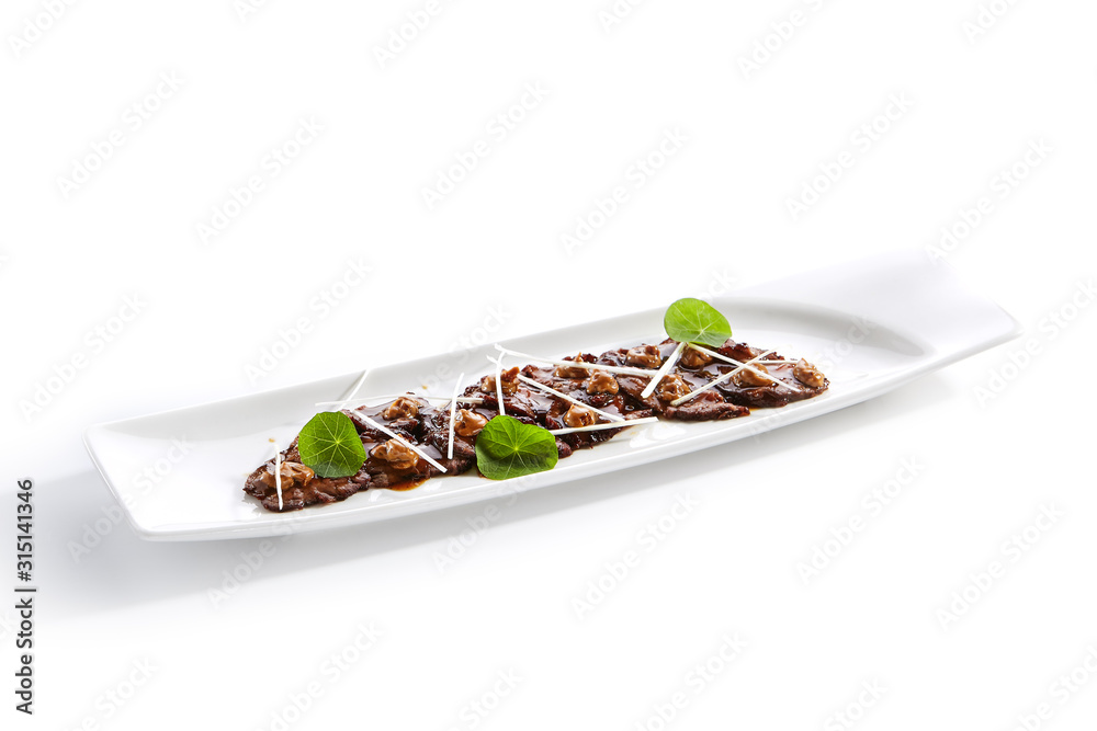 Thin Slices of Spicy Roast Beef Stew with Brown Mushroom Sauce