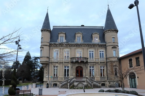 Mairie de la commune de Bourgoin Jallieu - Département de l'Isère - Région Rhône Alpes - France - Vue extérieure