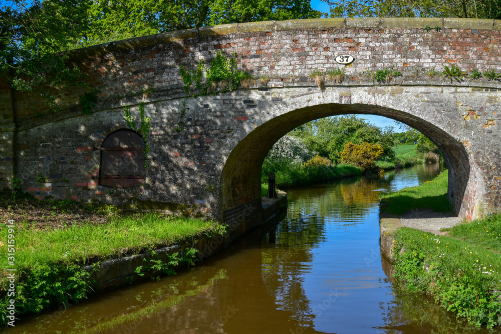 Duddleston bridge No 37 over the Llangollen Canal near Whitchurch in Shropshire, UK Duddleston bridge No 37 over the Llangollen Canal near Whitchurch in Shropshire, UK